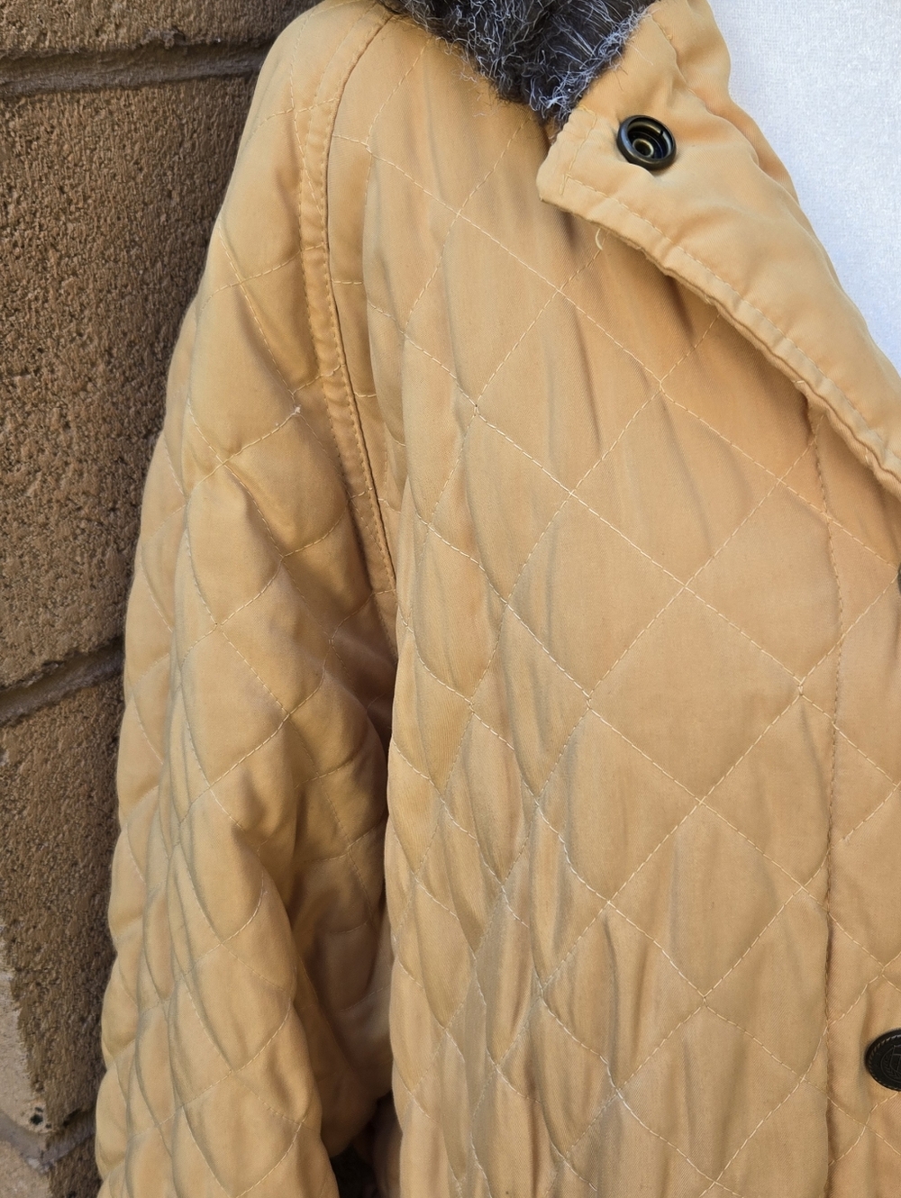 The Limited Y2K Quilted Hooded Women's Coat in Mustard with Faux Fur Trim - Picture 2 of 9